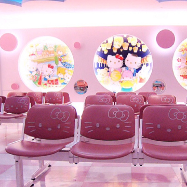 hospital-hello-kitty-1